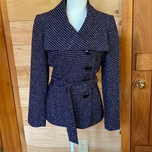 Beautiful tweed jacket with oversized collar